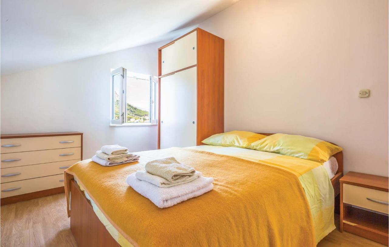 Cozy Apartment In Makarska With Kitchen Екстер'єр фото