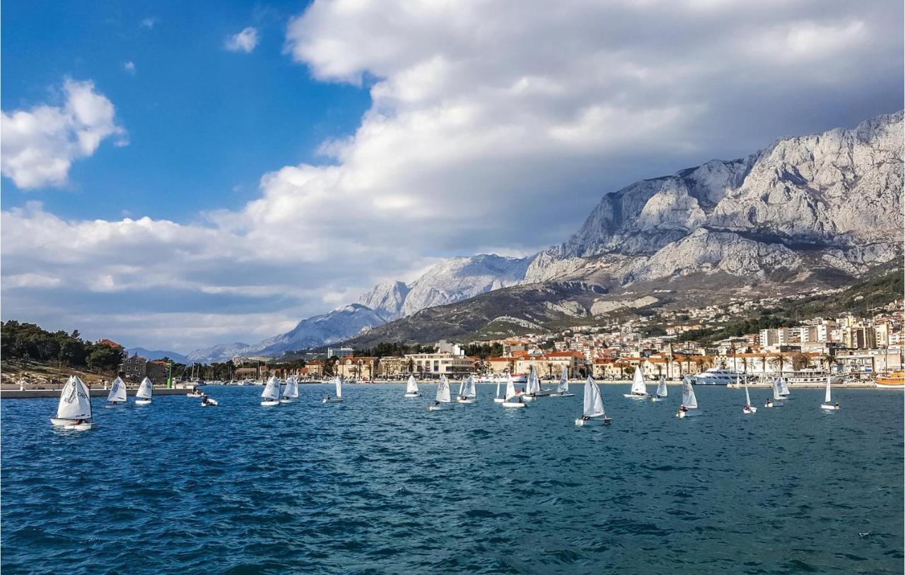 Cozy Apartment In Makarska With Kitchen Екстер'єр фото